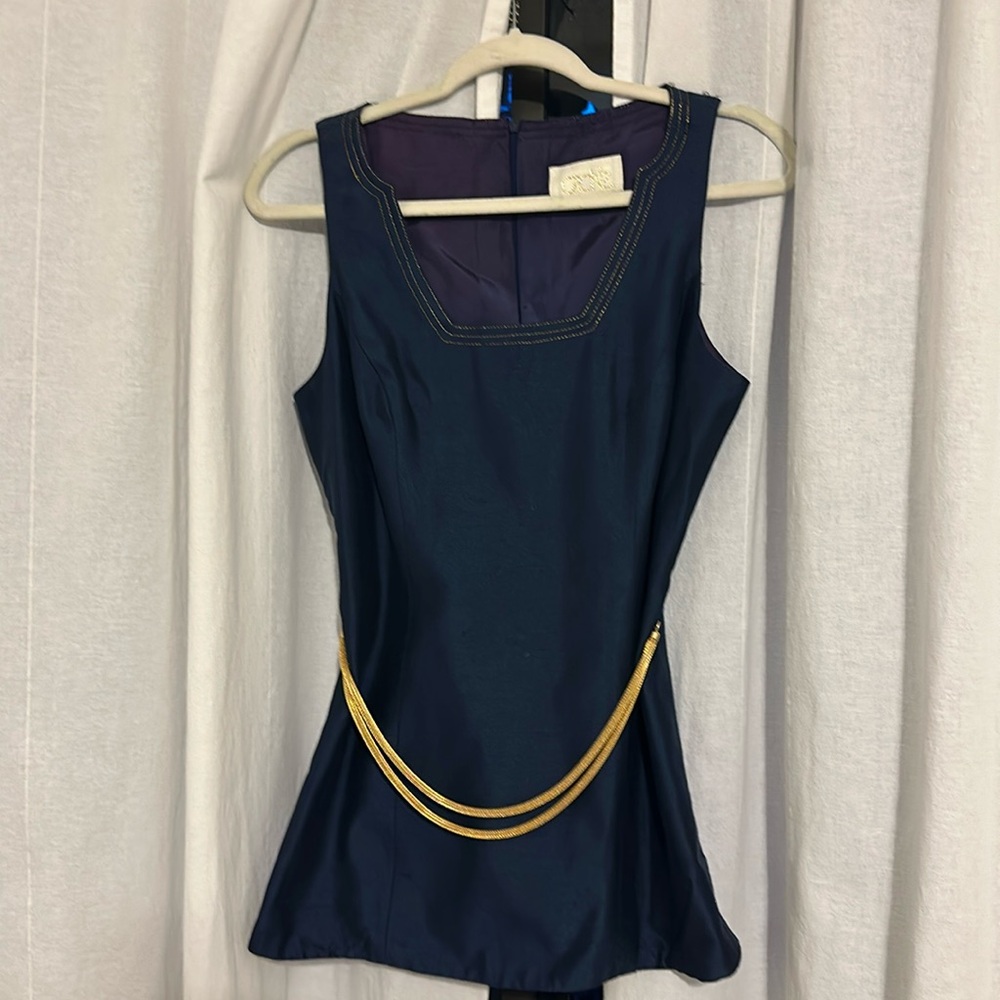 Caché Top with Gold chain